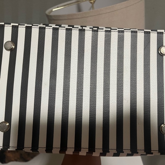 Henri Bendel Train Case Centennial Striped RARE - Picture 4 of 6